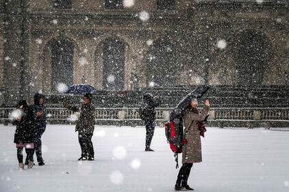 Lo spettacolo della neve a Parigi 7