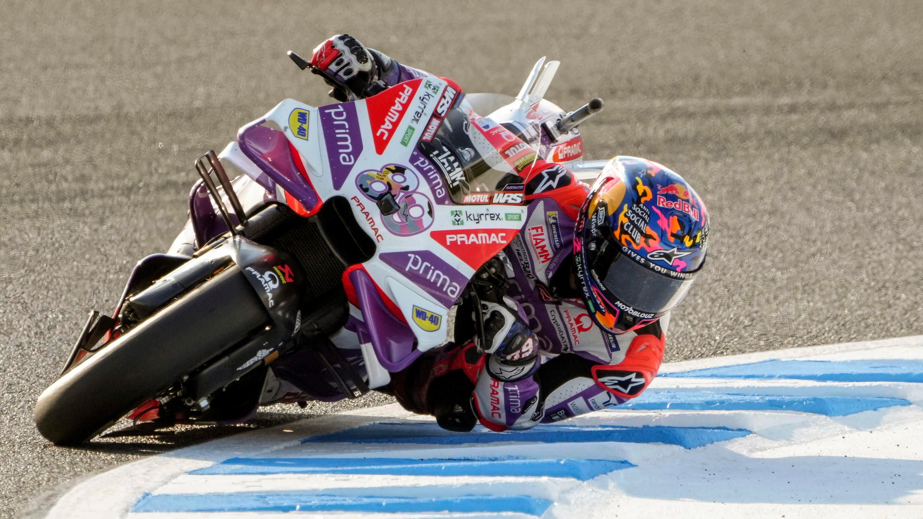 MotoGP Giappone, pioggia e gara interrotta al 13° giro poi la vittoria di Martin davanti a Bagnaia