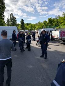 Roma, l'arsenale dei rom trovato nel campo nomadi 1