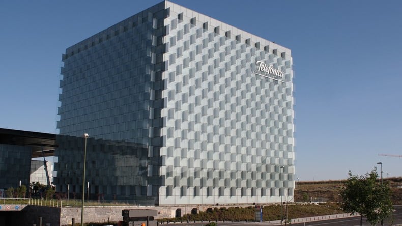 Nuovo blackout in Spagna: saltano telefoni fissi e internet: cosa sta succedendo