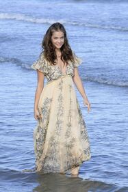 Mostra del Cinema di Venezia 2016, il red carpet sulla sabbia è sexy 32