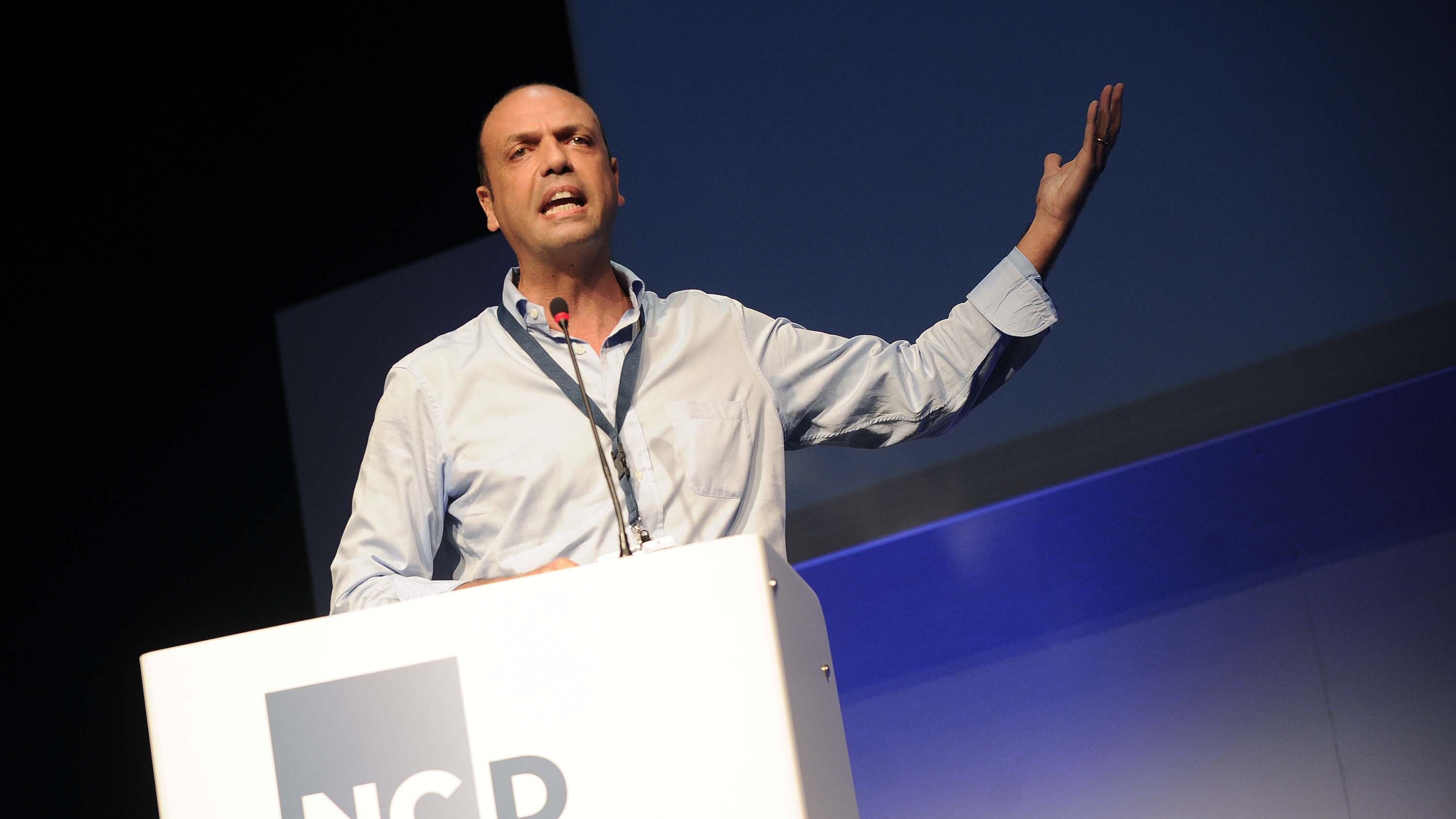 Dall'eterologa all'articolo 18 Alfano è sempre irrilevante