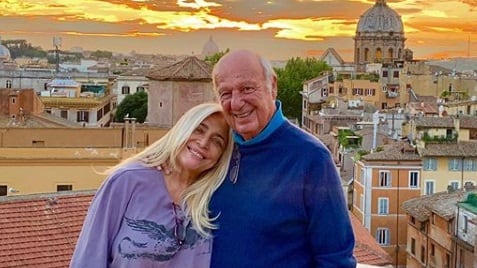 Mara Venier, le rose e la nuova proposta di nozze dal marito