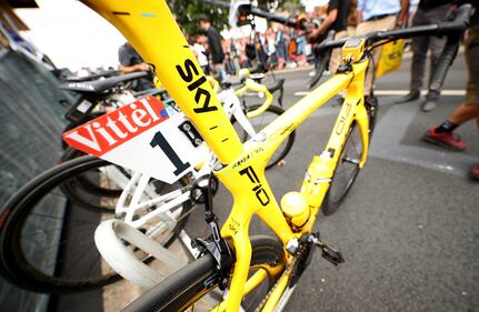 Tour de France, le foto con dedica della Pinarello di Froome 17