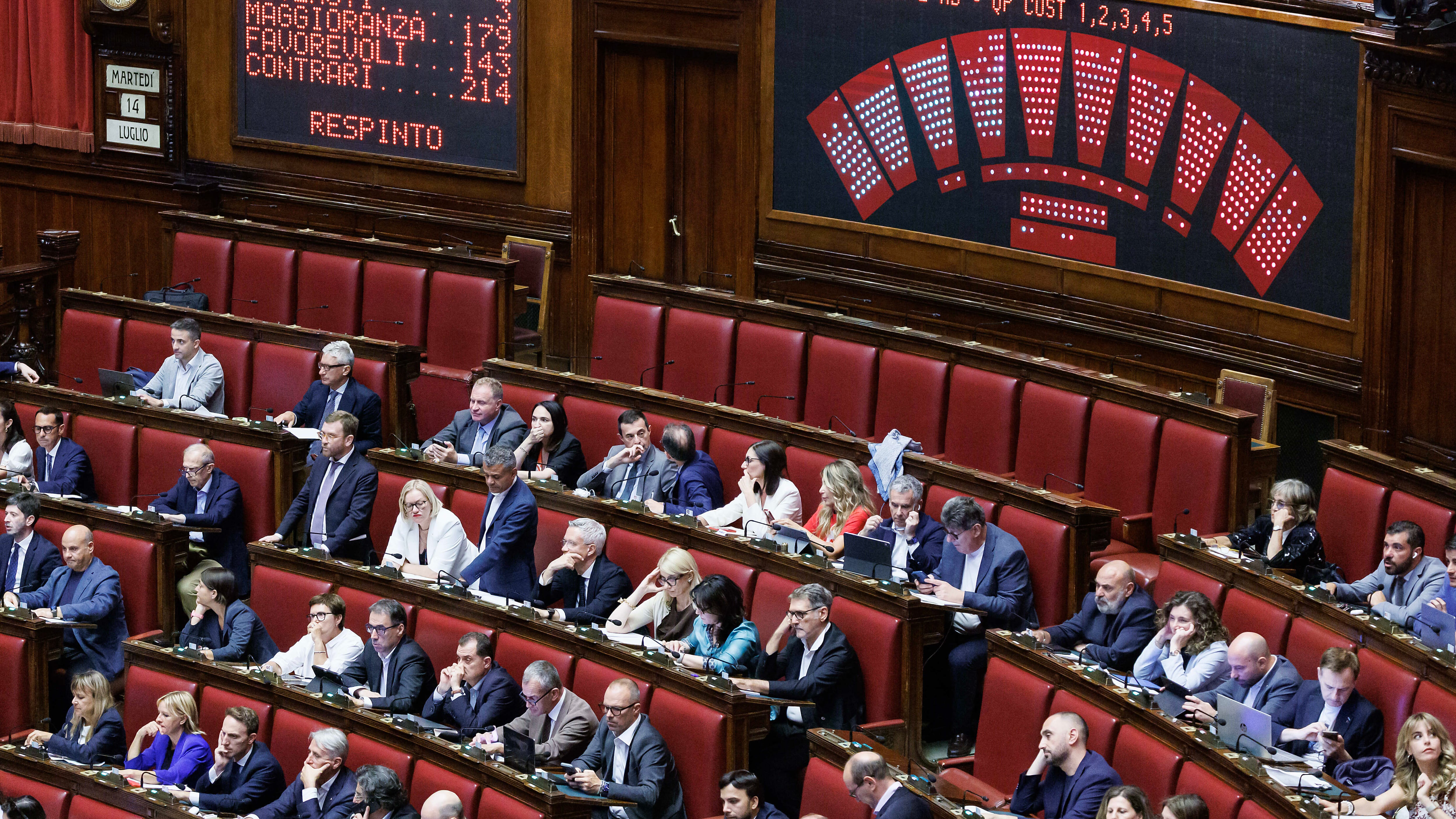 Legge elettorale, scoppia la bagarre sui franchi tiratori sulle preferenze: è guerra di accuse
