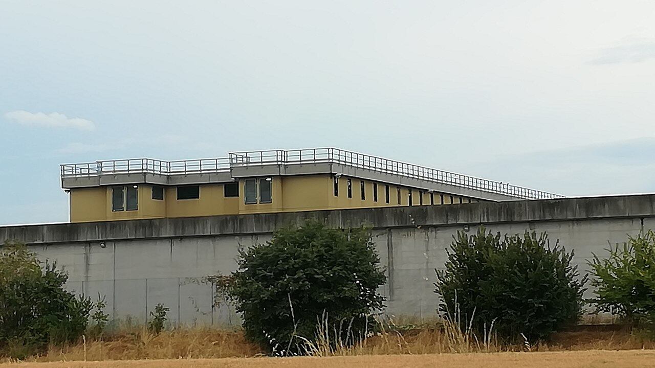 Freddo, muffa e alloggi a pezzi: l'inferno in carcere per gli agenti