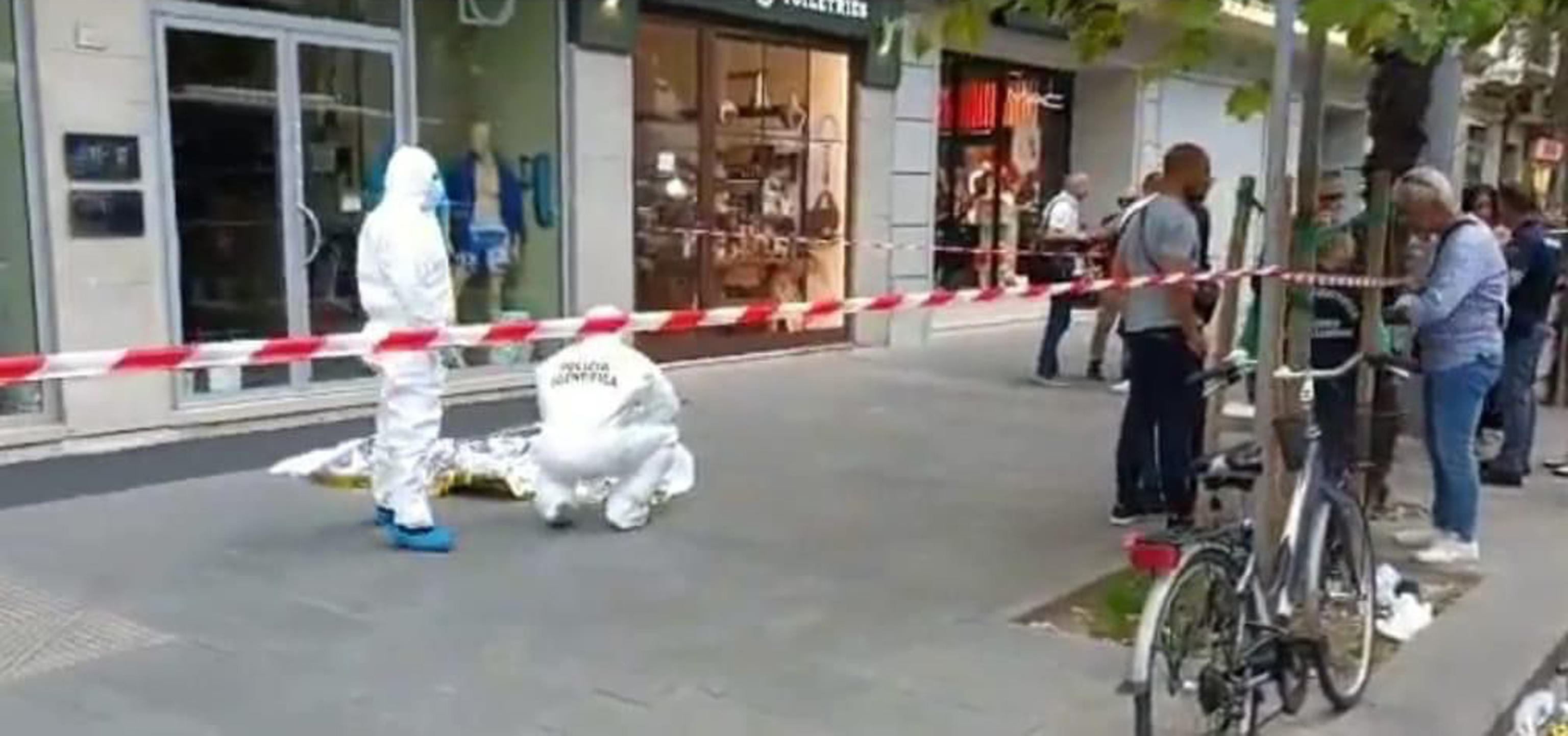 Omicidio di Civitanova Marche: l'aggressione a Alika Ogorchukwu 1