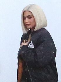 Kylie Jenner hot, progetto segreto in lingerie 19