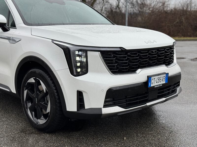 KIA Sorento HEV 2025: guarda la gallery del SUV 7 posti ibrido full 4