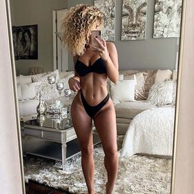 Jena Frumes incantevole su Instagram: gli scatti di lady Lingard 4