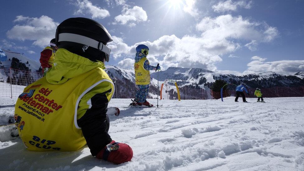 Neve a misura di bambini: sci, natura e "draghi" in Val di Fiemme