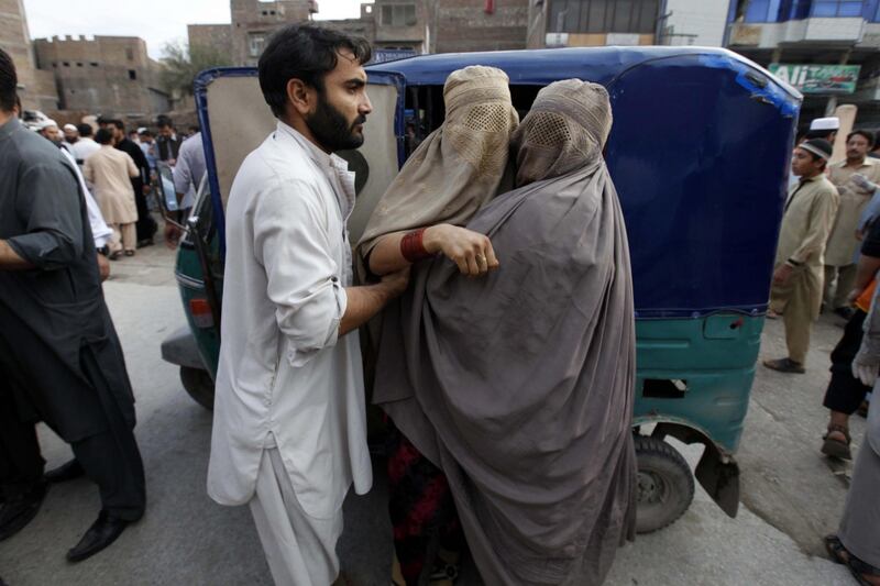 Asia, centinaia le vittime di un sisma. In Afghanistan 12 scolare morte