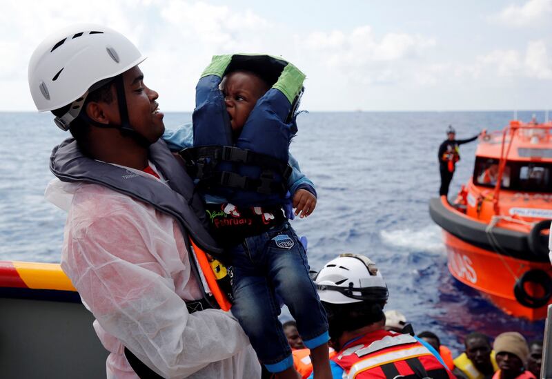 Migranti, il lavoro dei soccorritori nel Mediterraneo 7
