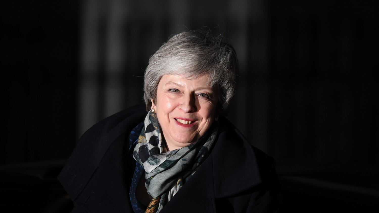 "La Brexit si può rinviare". L'ultima giravolta di May dopo la furia dei ministri
