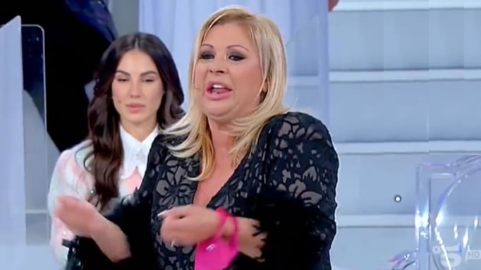 "Fai schifo". E scoppia la rissa a Uomini e Donne