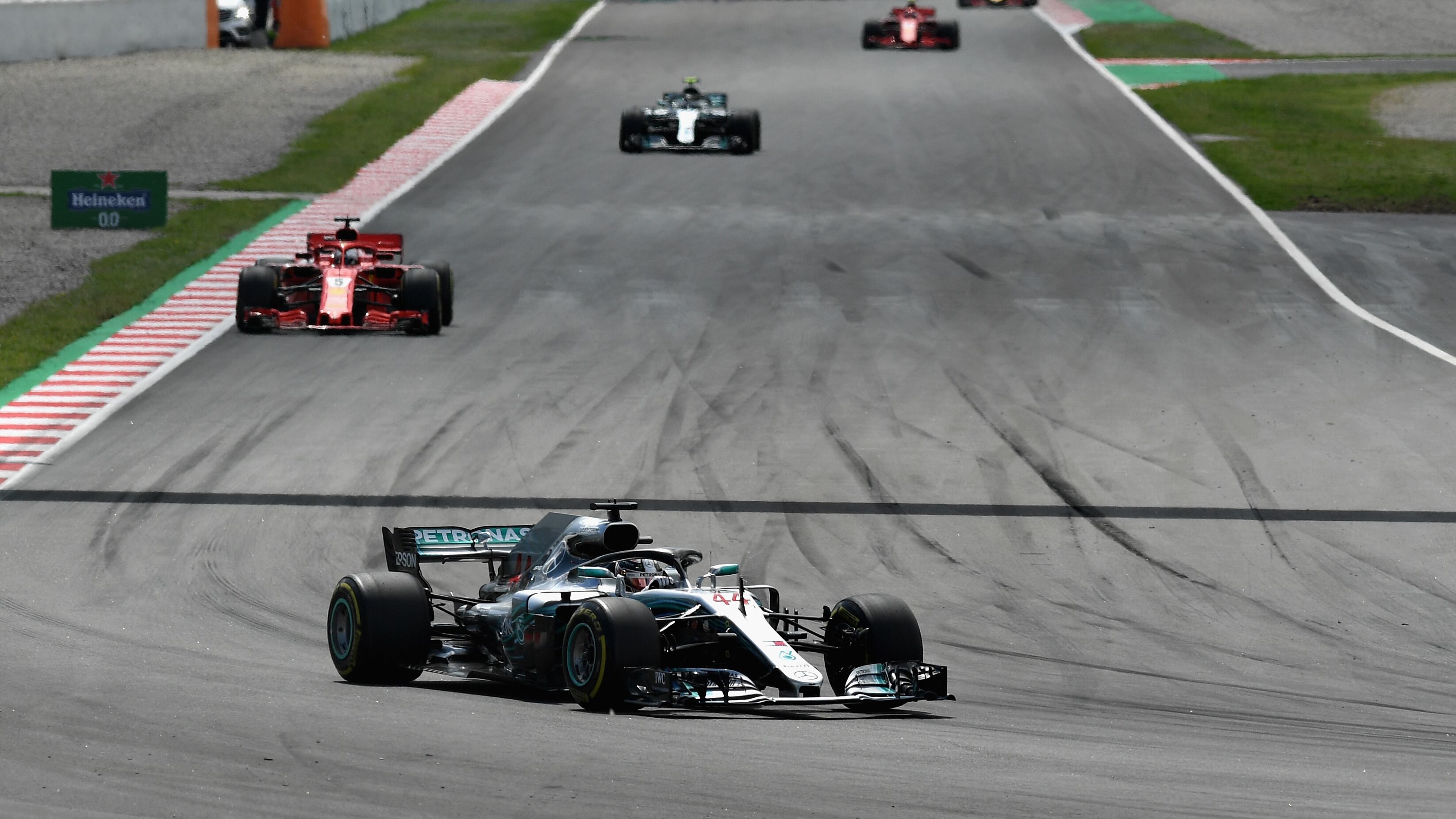Hamilton fa la pole, la Mercedes fa paura