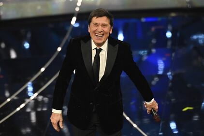 Sanremo 2024: ecco il look della terza serata del Festival dI conduttore, co-conduttrice e ospiti 15
