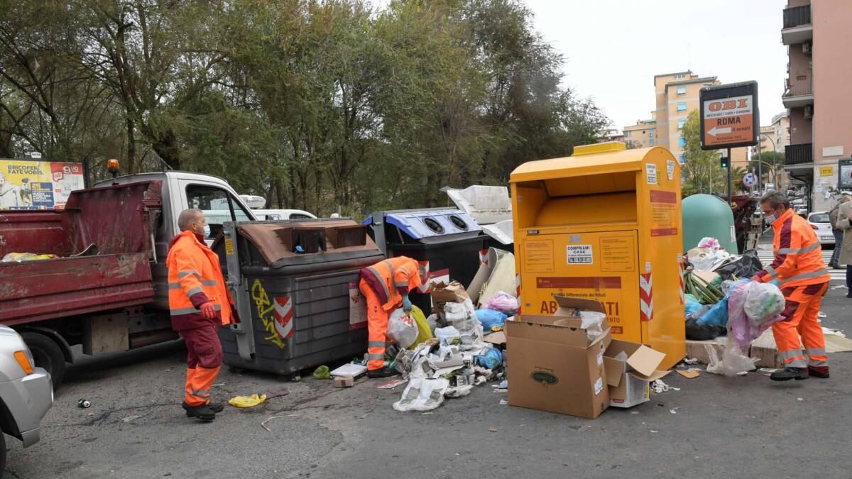 Un generale e i vigilantes contro i furti all'Ama
