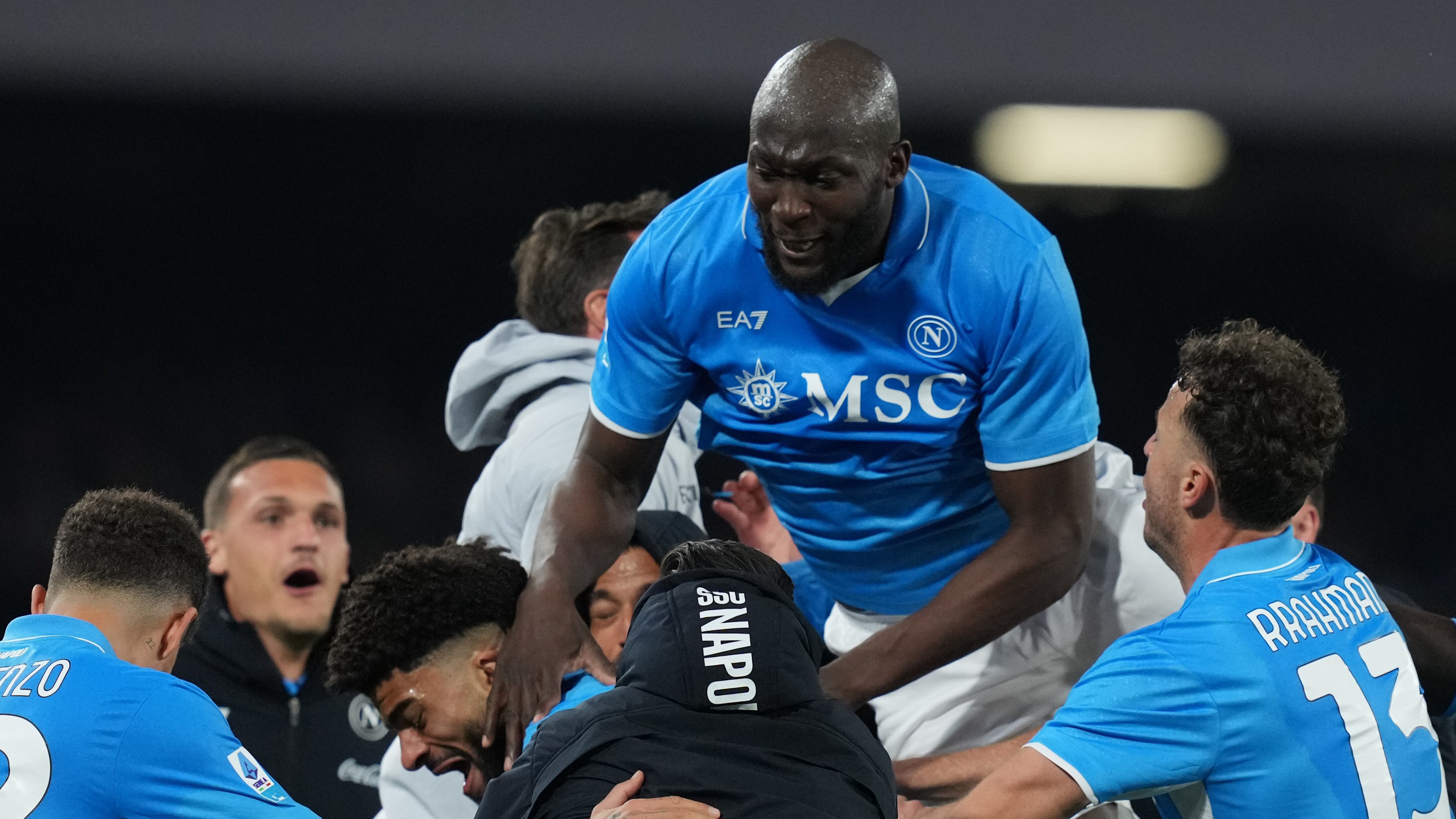 Il pagellone: il Napoli frena l’Inter, psicodramma Milan, Roma e Bologna ora volano