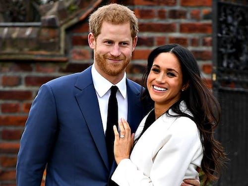 Inglesi furiosi con i Sussex: "La Regina deve privarli del titolo reale"