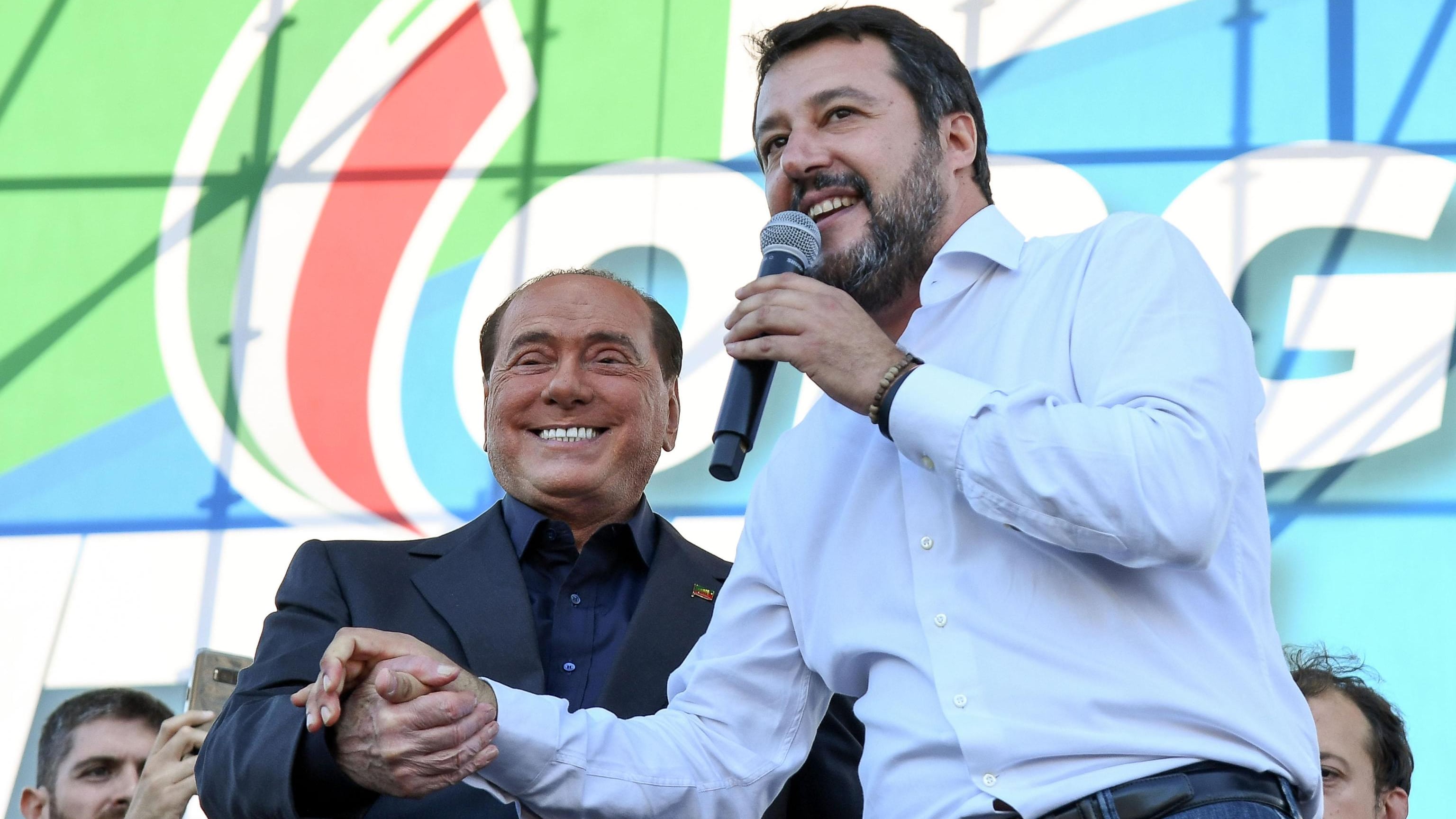 “Abbiamo ragionato sul futuro”. Incontro tra Salvini e Berlusconi ad Arcore