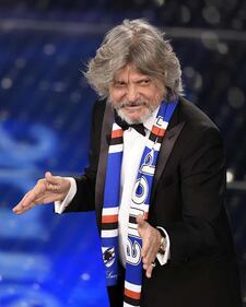 Massimo Ferrero beato tra le donne a Sabaudia 17