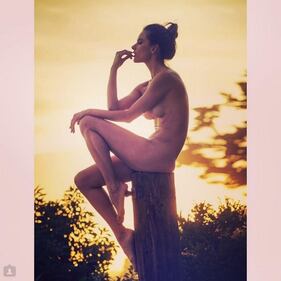 Alessandra Ambrosio, scatti bollenti a Malibu su Instagram: foto 1