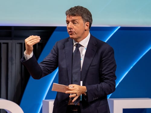 Renzi sbraita sugli immigrati. Ma dimentica i costi del suo Air Force One