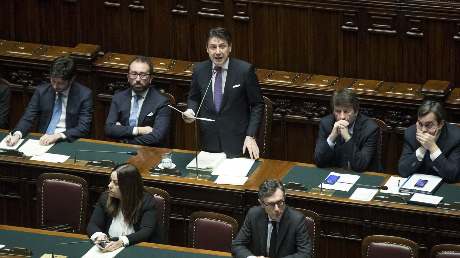 Così Conte ci impone il Mes: "La Ue è una grande famiglia"