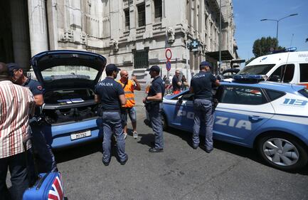 Milano, agente Polfer aggredito da migrante 13