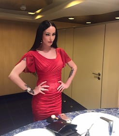 Nina Moric nuda, la foto sotto la sotto la doccia su Facebook 12