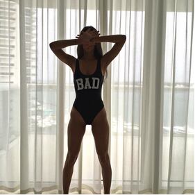 Le star su Instagram sgambatissime 12