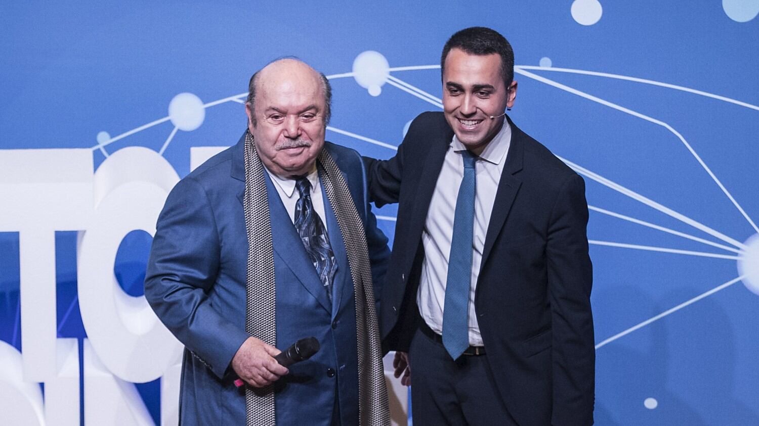 Giggino la butta sul ridere: "Banfi commissario Unesco"