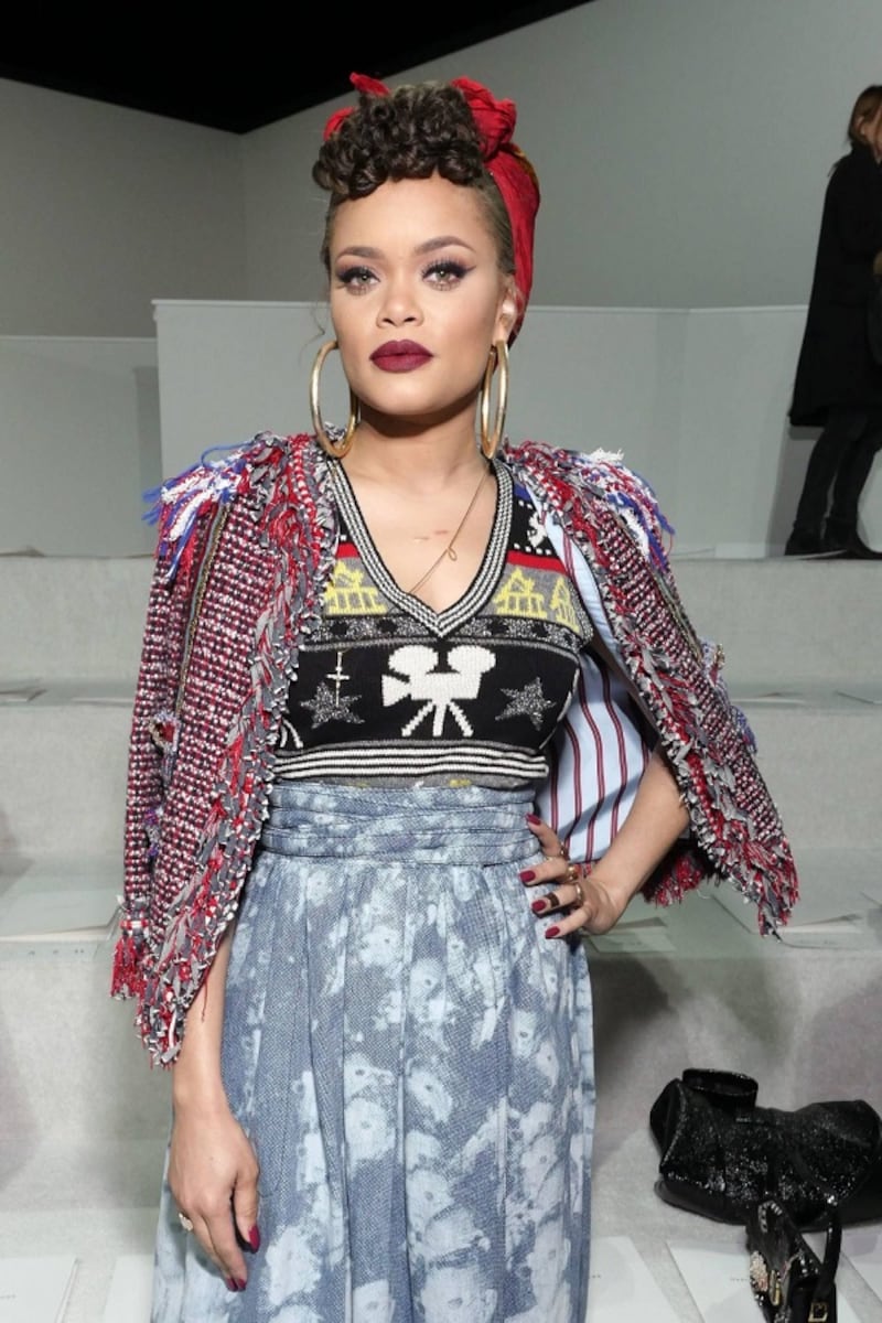 Rihanna posticipa il suo World Tour: foto 9
