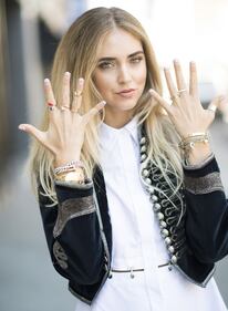 Chiara Ferragni, topless allo specchio 24