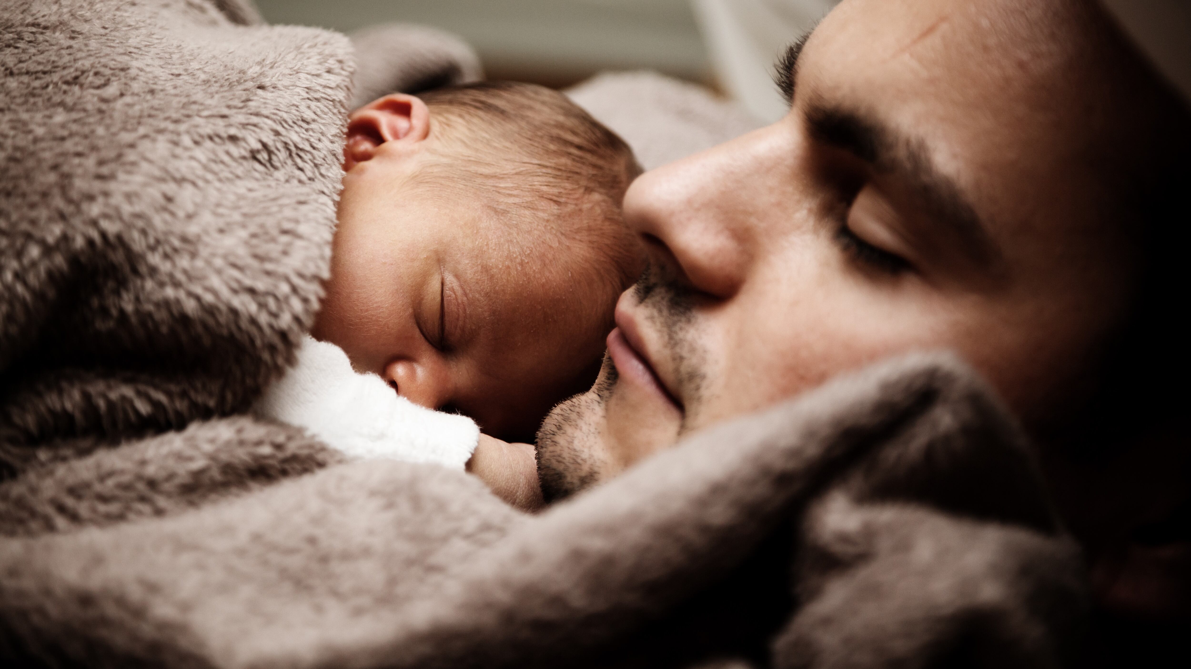 Famiglie affannate ma più attente