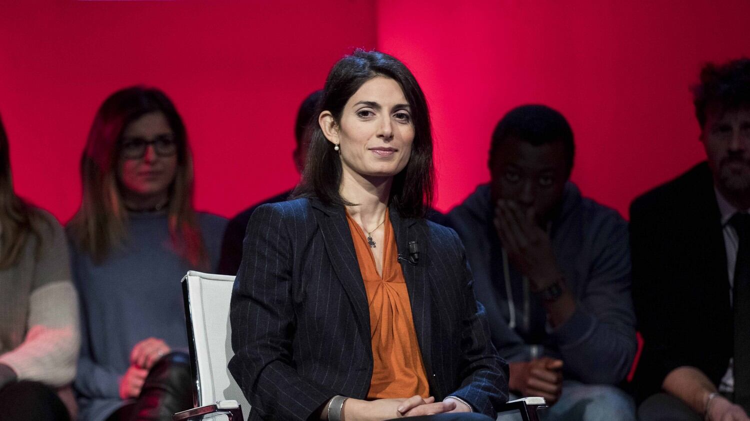 La Raggi a Casaleggio jr: "Marra e Romeo? Onesti e trasparenti"