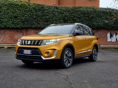 Suzuki Vitara Hybrid 140V: ibrido e a trazione integrale da 18 km al litro