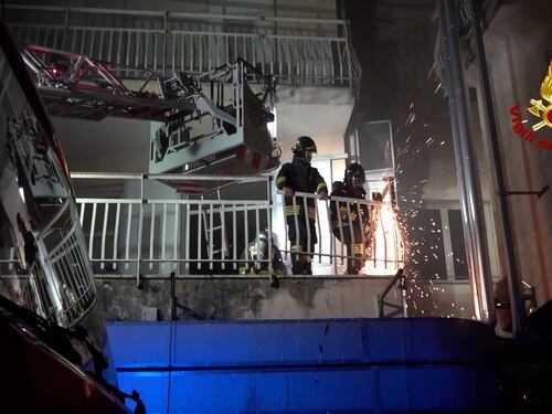Il seminterrato, il retro e i rifiuti: tutte le ipotesi sull’incendio all’ospedale di Tivoli