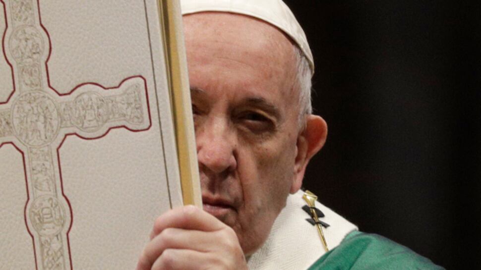 Il Papa ora "spacca" la Chiesa e prepara il piano per il futuro