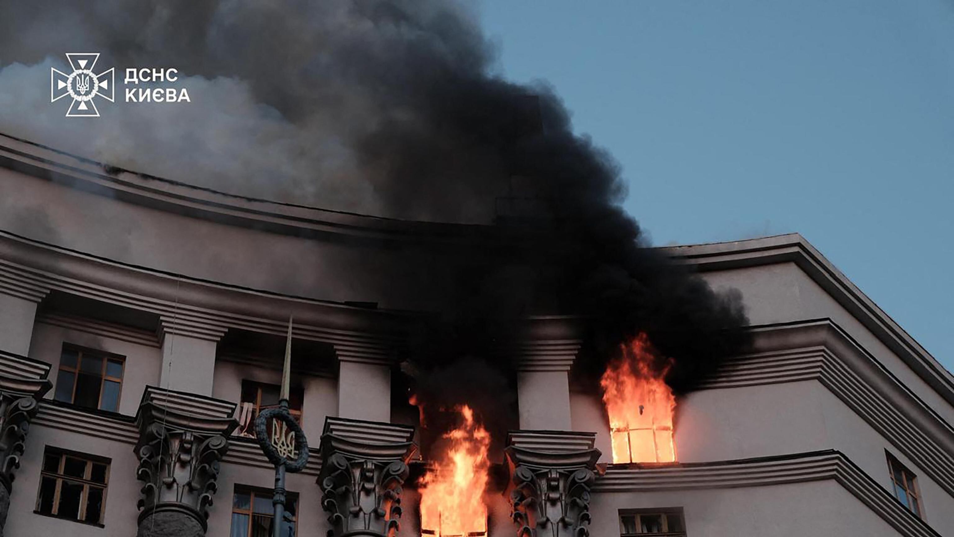 Su Kiev il più feroce attacco russo. Colpiti anche i palazzi del governo