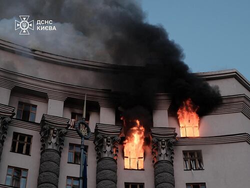 Su Kiev il più feroce attacco russo. Colpiti anche i palazzi del governo