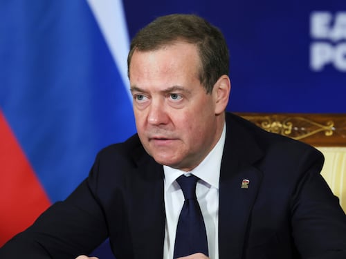 "Altre guerre finché esisterà l'Ucraina". Le nuove minacce di Medvedev