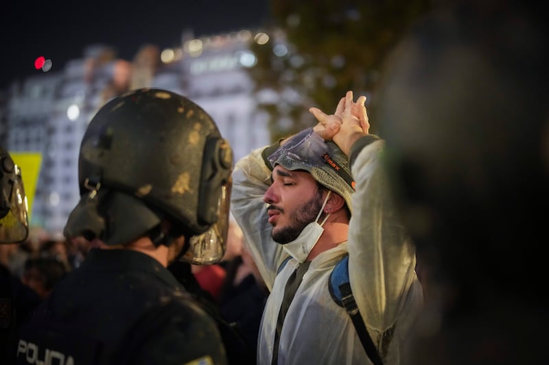 Valencia, manifestanti in strada contro la gestione Mazòn 2