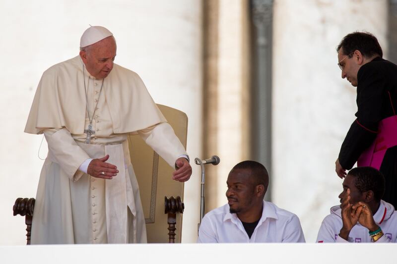 Papa Francesco con gli immigrati in San Pietro 10