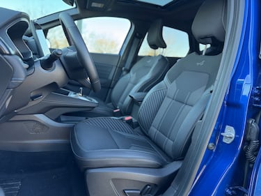 Renault Captur 1.8 E-Tech: guarda tutte le foto 17