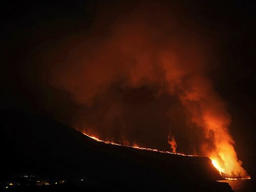 Canarie, l'eruzione del vulcano Cumbre Vieja