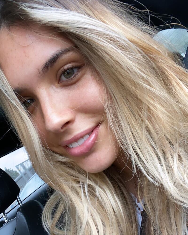 Viktorija Mihajlovic spopola sui social 5