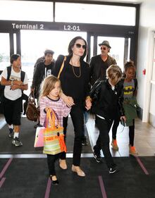 I "Brangelina" in aeroporto a Parigi 2