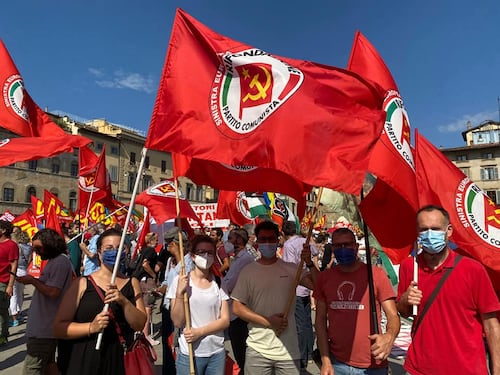 Corsi per "stanare i fascisti". Scoppia la bufera: "Linguaggio terroristico"